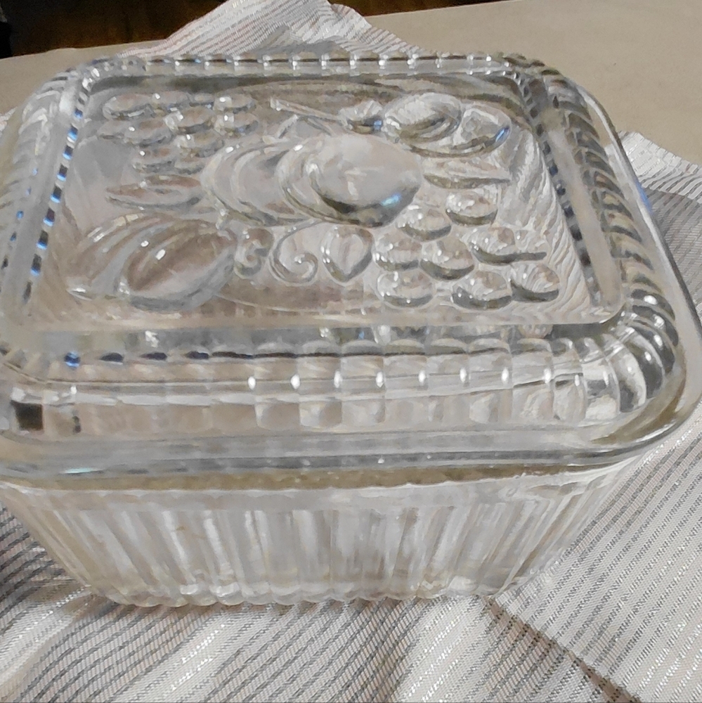 Anchor Hocking Clear Glass Storage Container - Picture 3 of 7